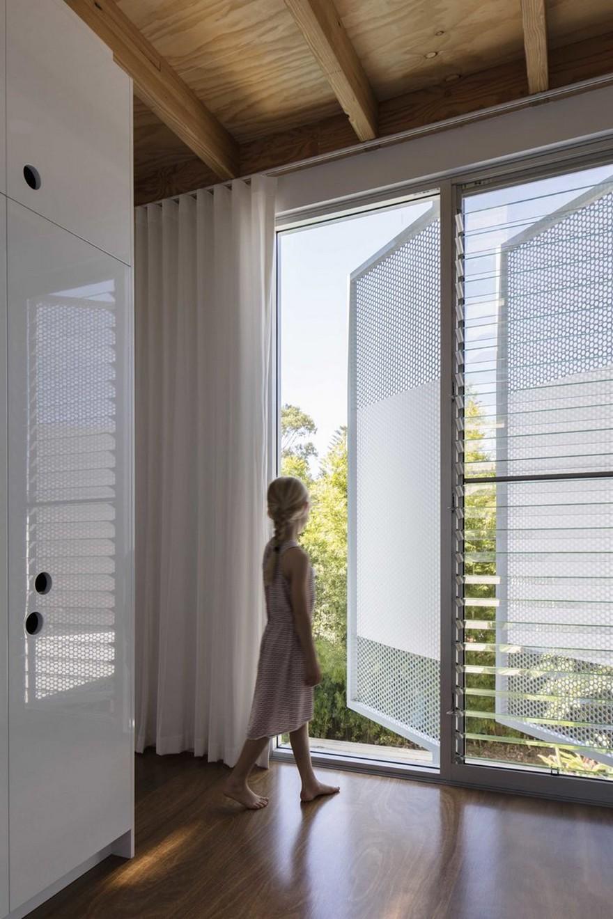 Old Weatherboard House in Sydney Gets Modern Addition-21