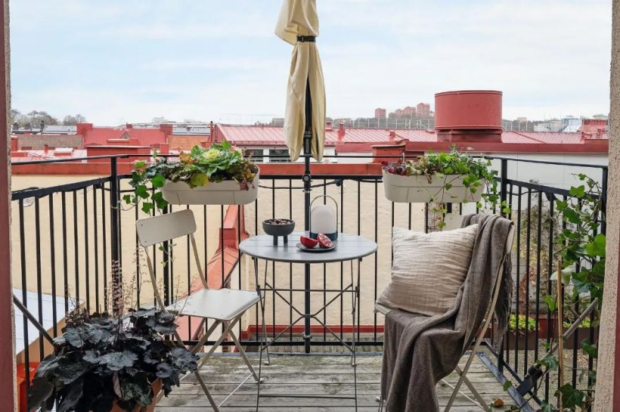 L 型布局厨房搭配小露台的家-26