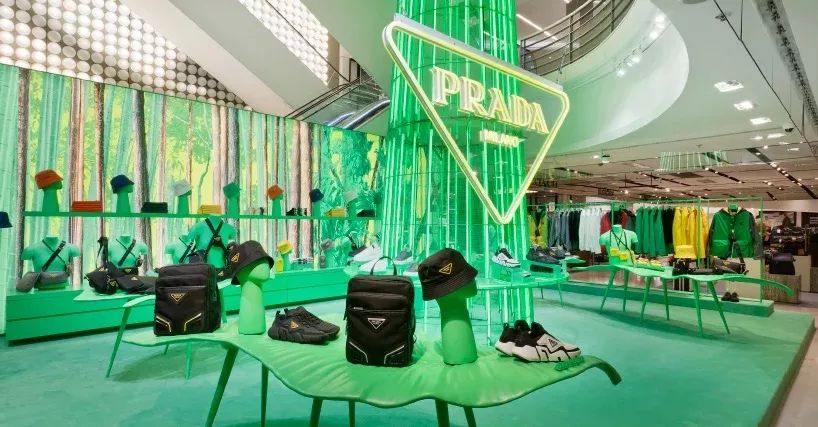 Prada 巴黎老佛爷旗舰店“超级叶子”快闪店设计-10