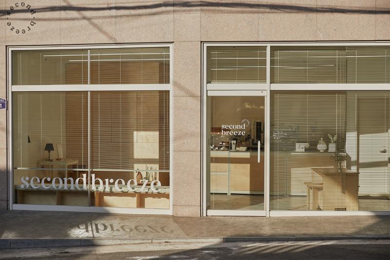 统一风格的 12 平米咖啡厅设计，彰显品牌魅力-2