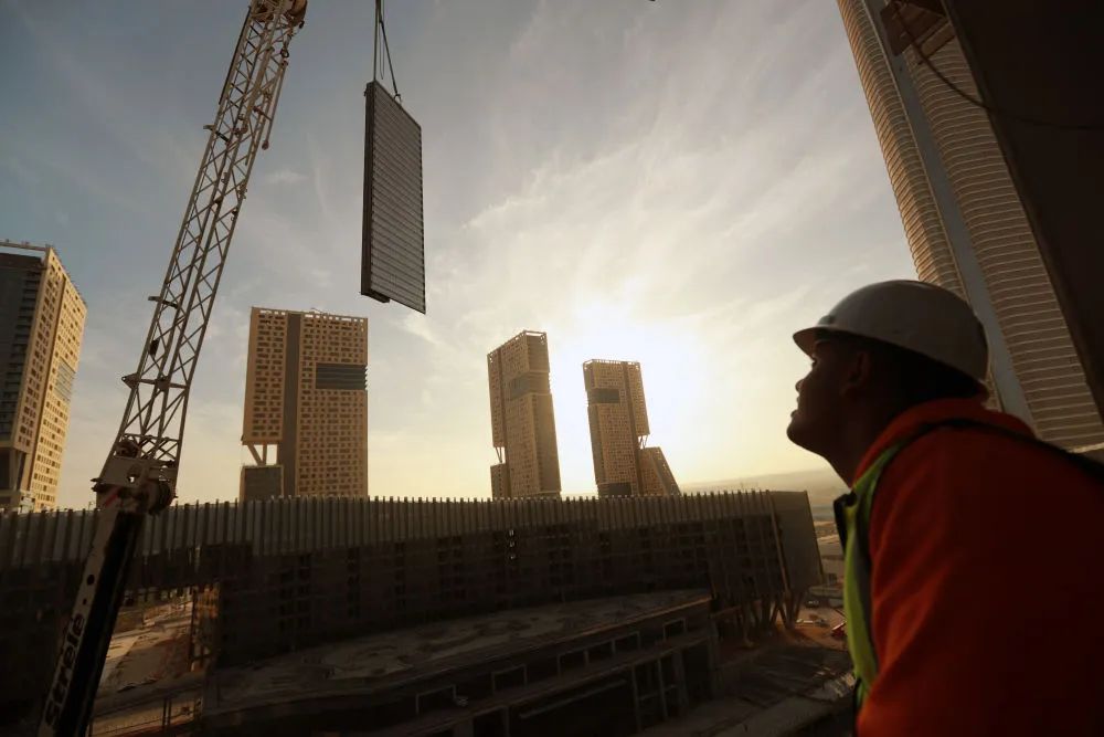 主流媒体刷屏丨中建深装为埃及“新金字塔”披上“防晒衣”-78