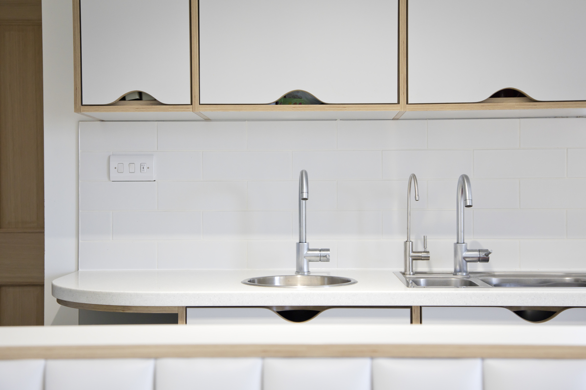 草地上的托儿所,英国 / MailenDesign-76