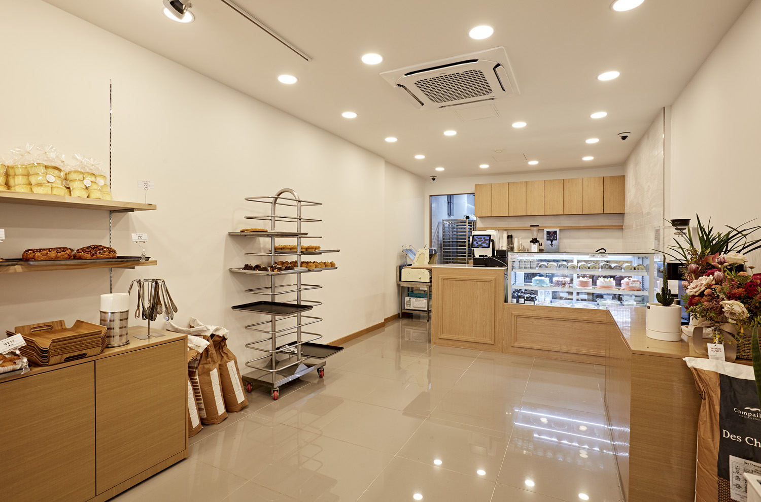 15 坪极简风烘焙店 设计成本解析-4