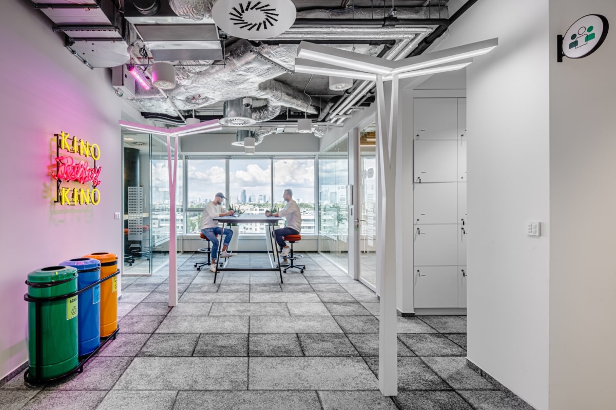 重温城市记忆 · Mediabrands 波兰华沙办公室设计丨Workplace-28