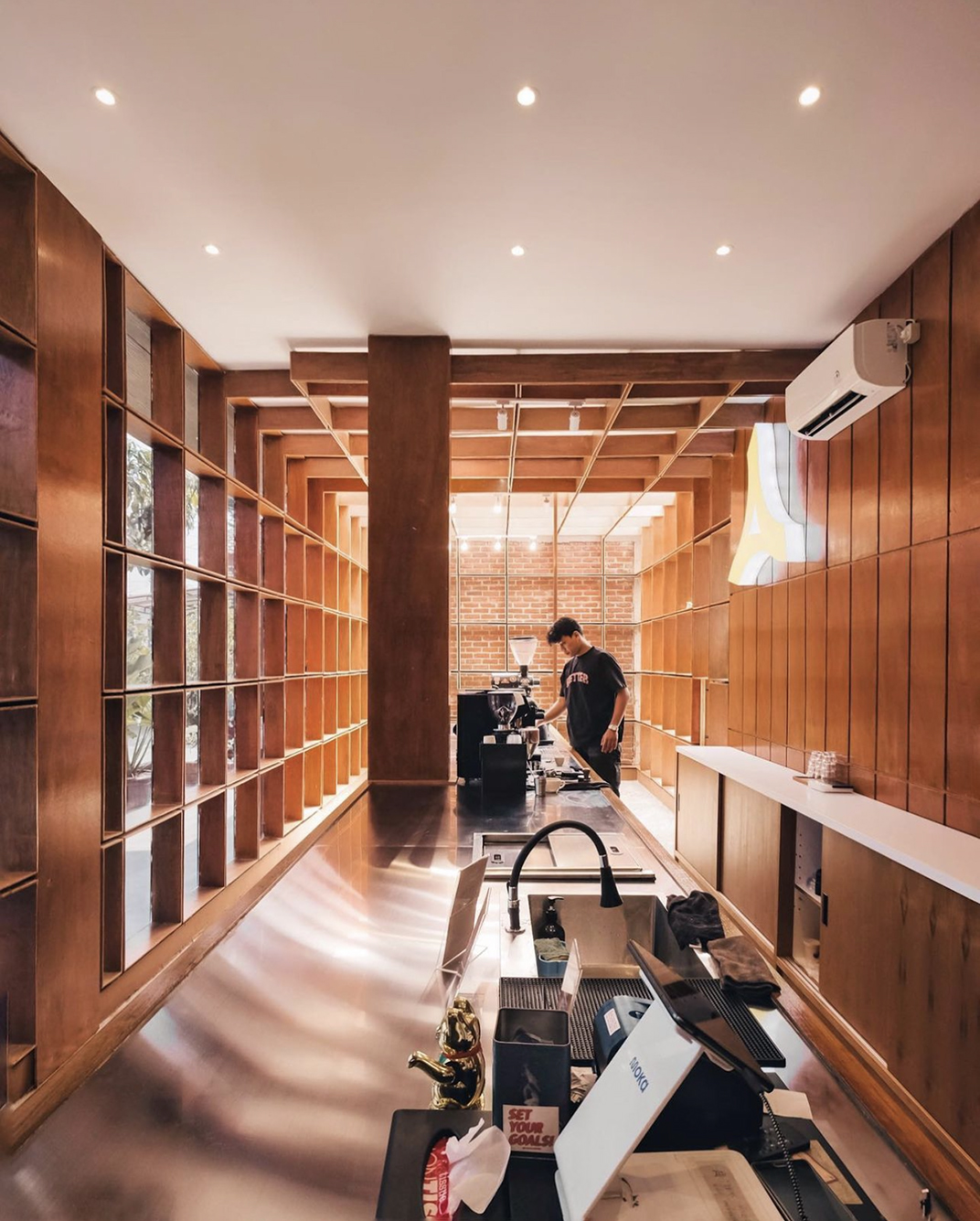 没有座位的咖啡馆Fugol Coffee Roasters,印度尼西亚 - 咖啡店 - 餐厅LOGO-VI空间设计-全球餐饮研究所-2