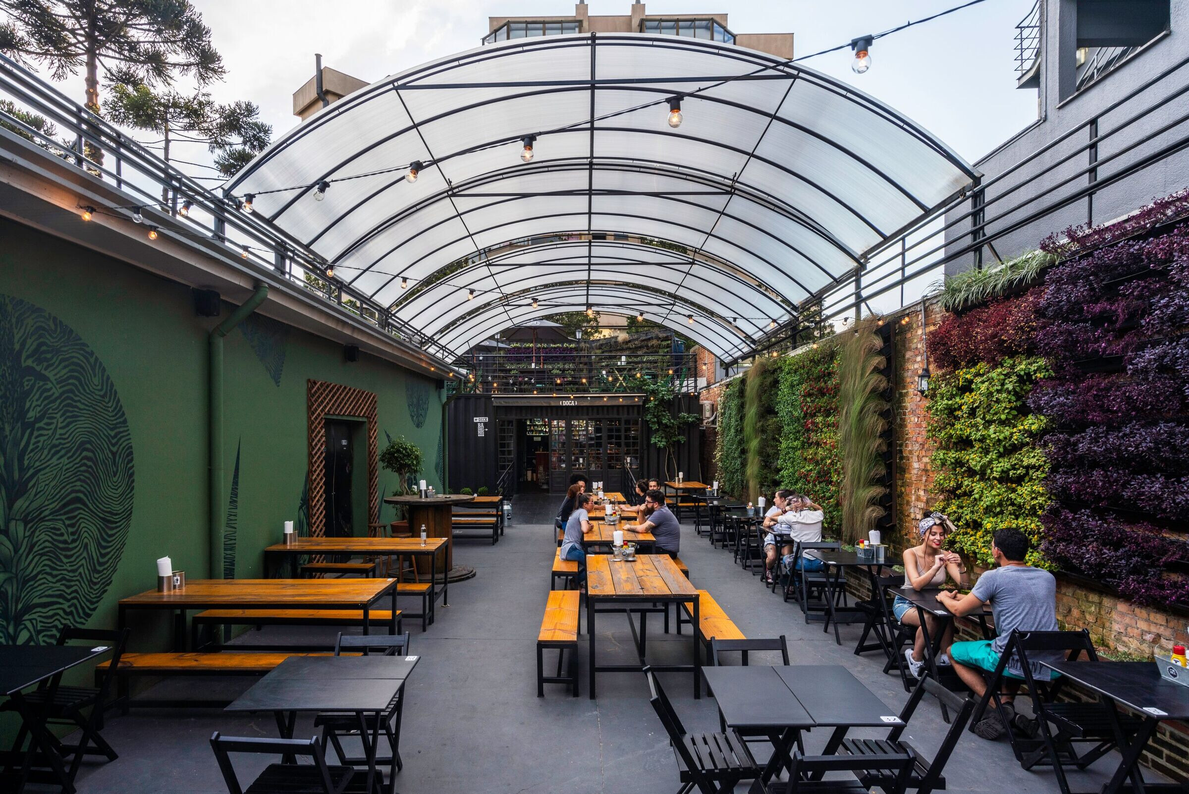 巴西城市绿洲·Doca Beer Garden-6