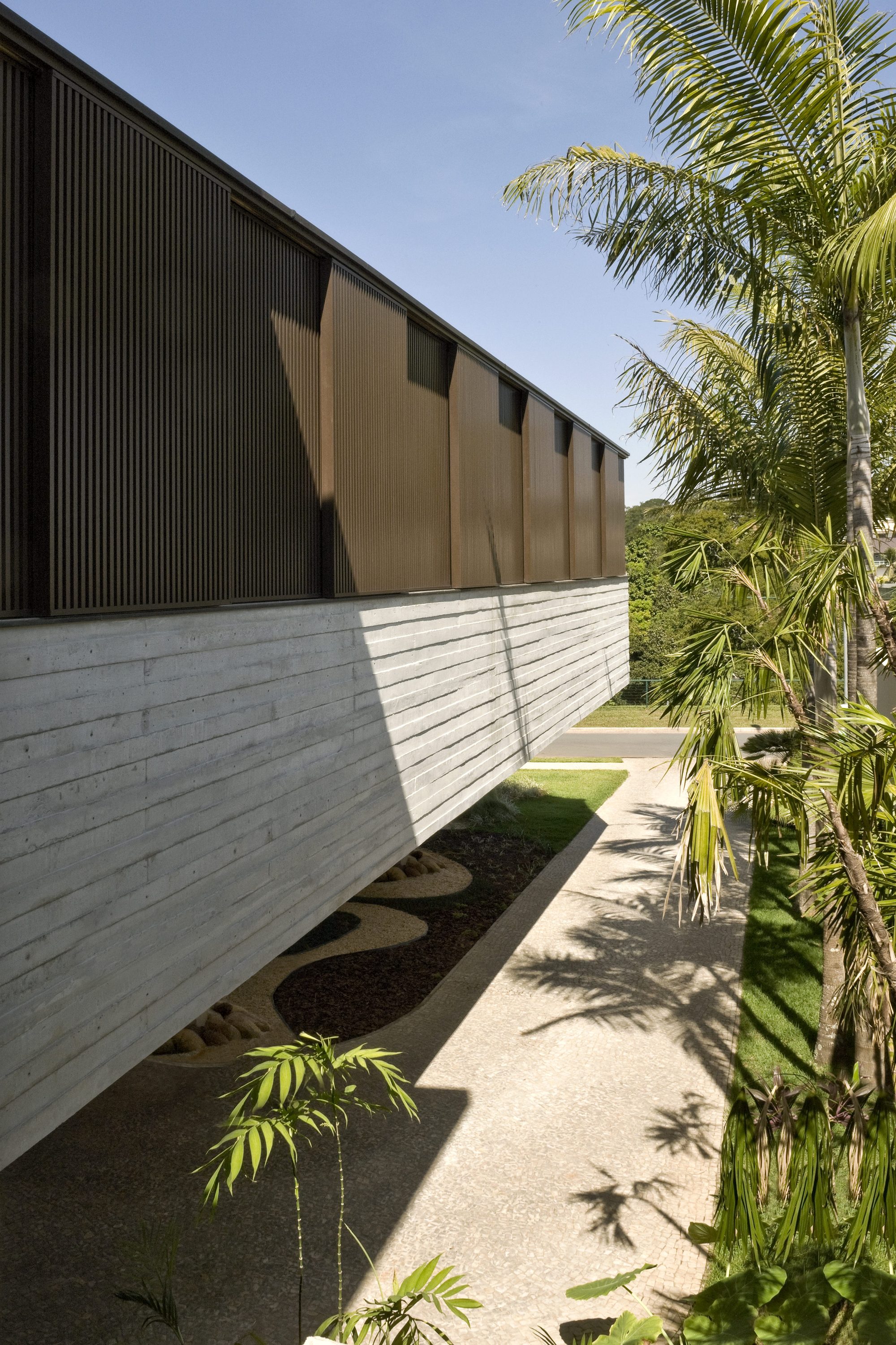 巴西 Goiânia 别墅 | “攀爬之屋”融入自然,展现个性-15