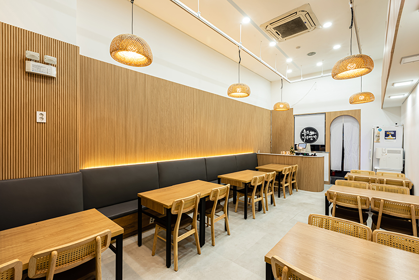 白色与木质，打造 20 平米极简公寓-4