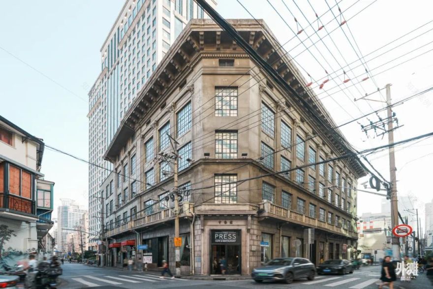 开在百年外滩编辑室里的水晶酒店:一场“报格”与“店格”的对话-8