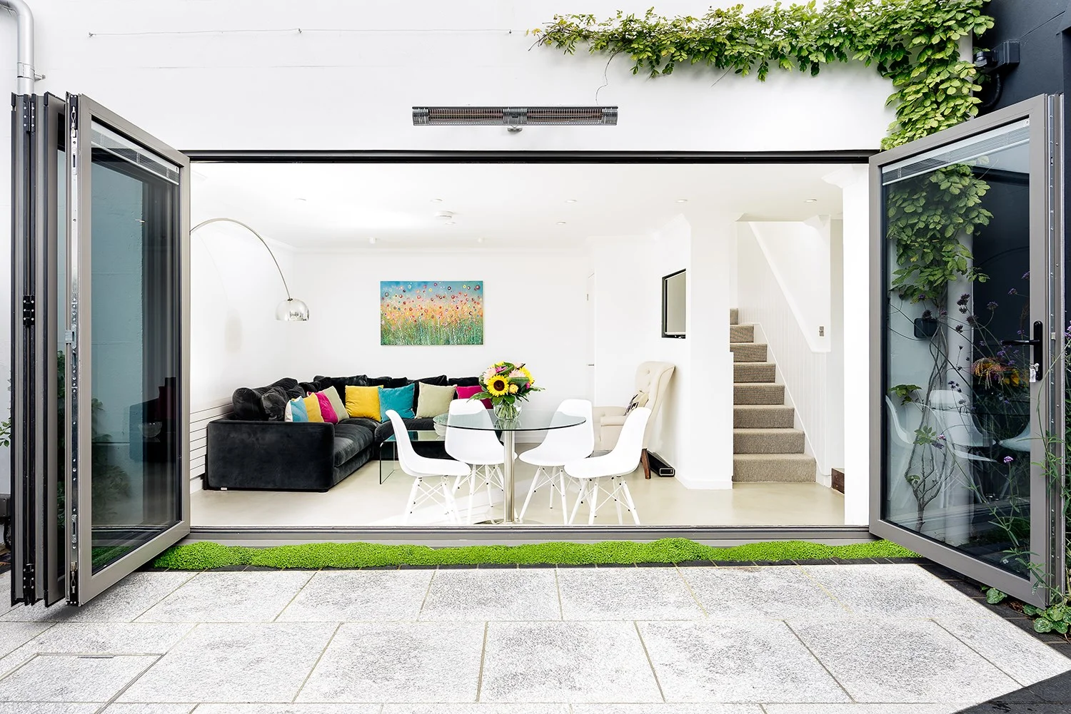 这句英文可能存在拼写错误，如果正确的是Extending a Church Cottage，那么翻译为扩建一座教堂小屋 丨archangels ARCHITECTS-2