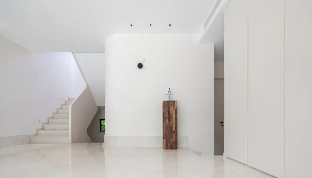 380㎡自然白私宅 | 简约生活，暗藏美好-3