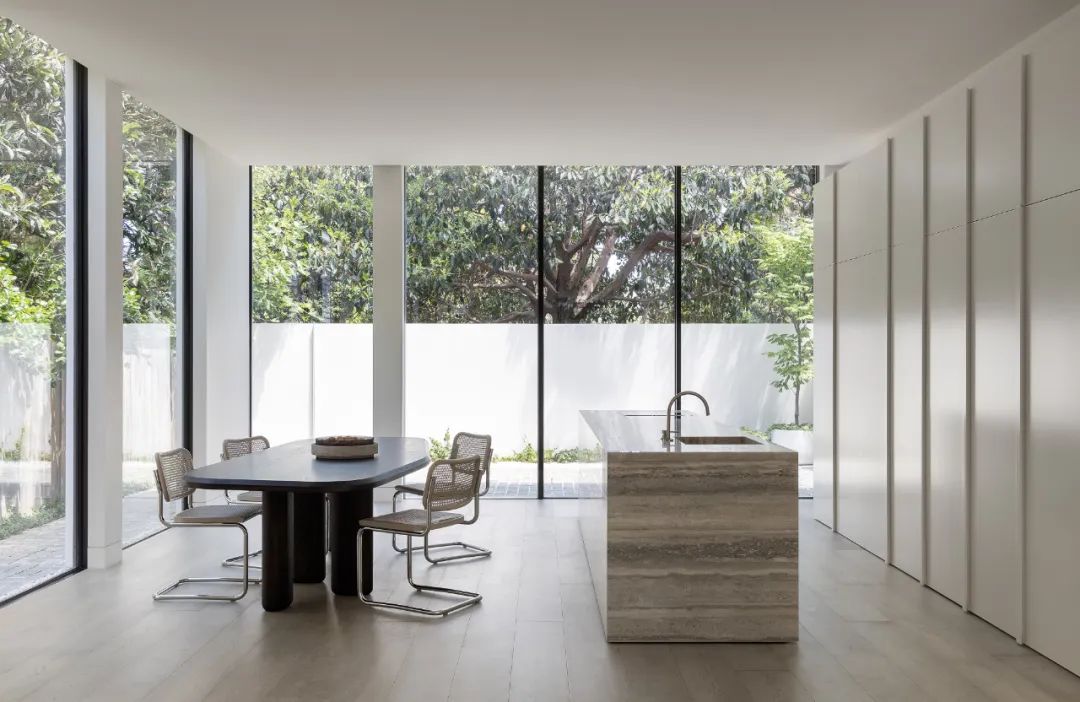 光与开放 · 艾玛·塞尔泽的极简之家丨澳大利亚墨尔本丨Selzer 设计工作室-73