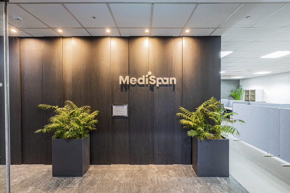 现代简约共享办公空间设计-21