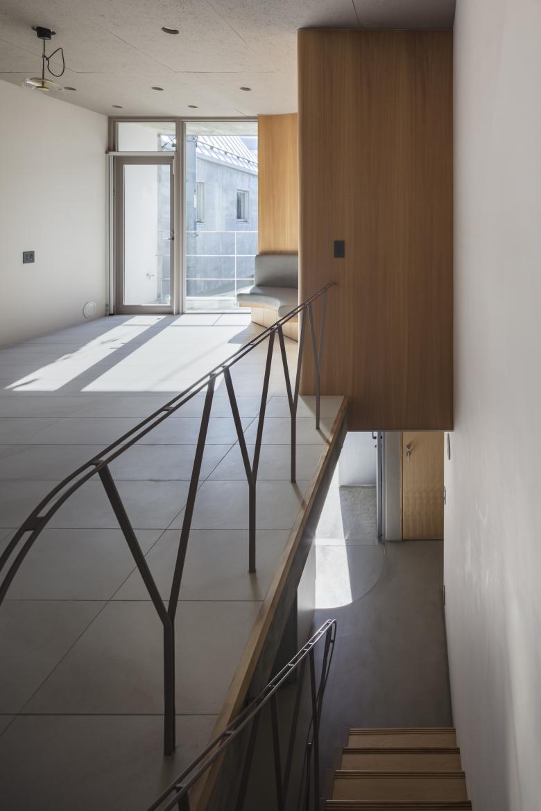 神宫前の踊居丨日本东京丨蘆田暢人建築設計事務所-16