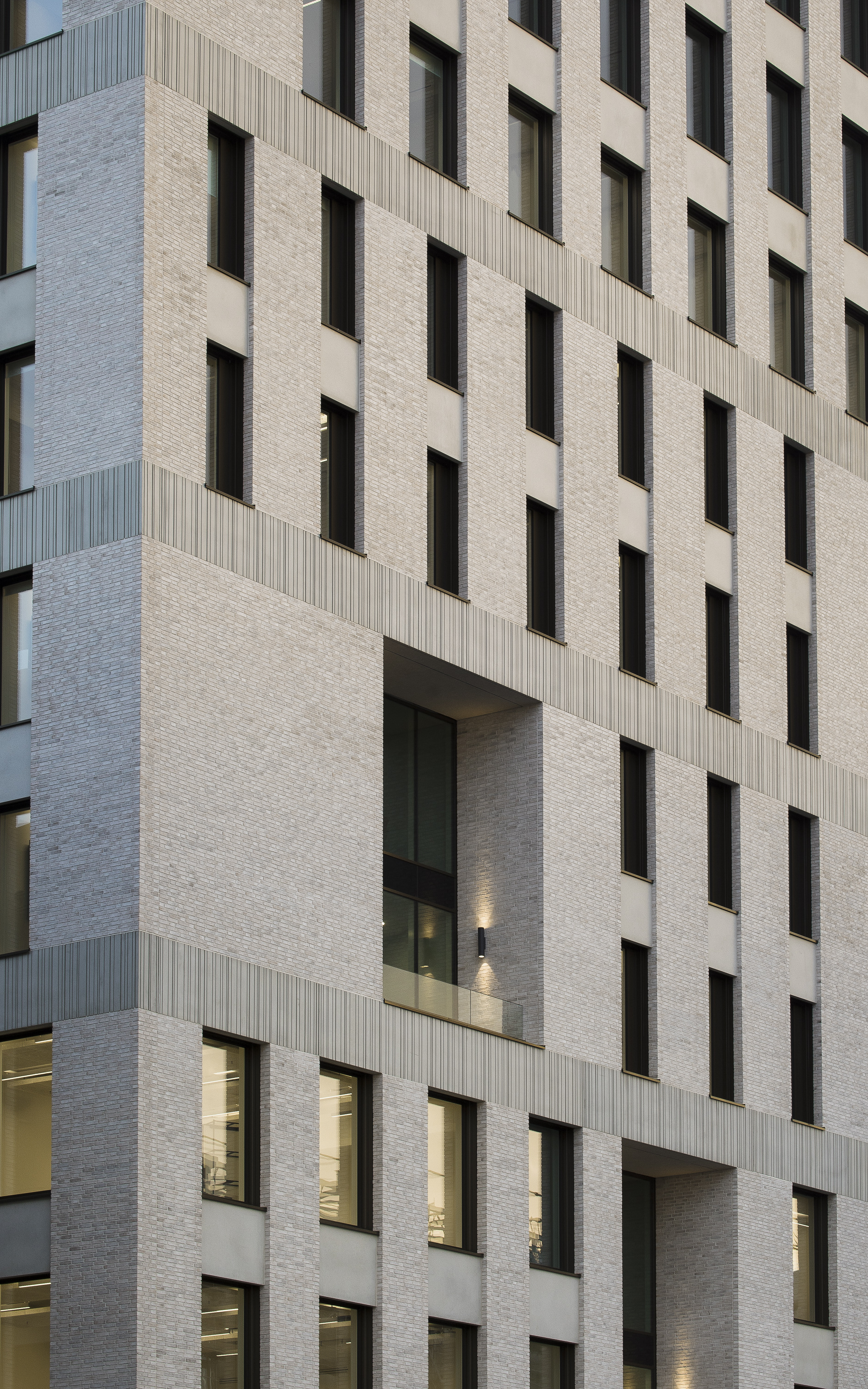 New High-Rise-Block Böblingen District Hospital / Baumschlager Eberle Architekten-32