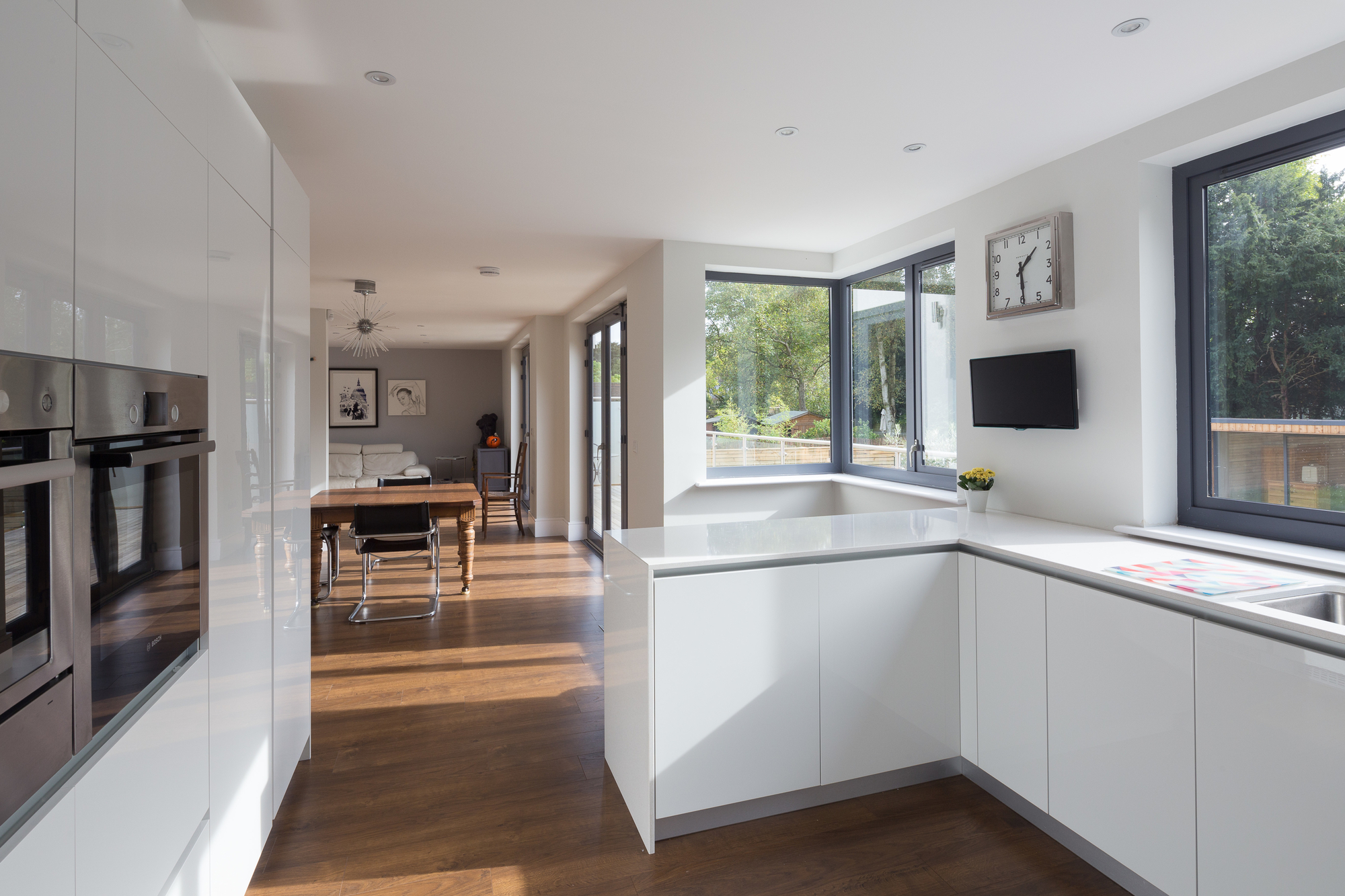 伦敦设计公司打造英国伯克郡环保木框架家庭房-23