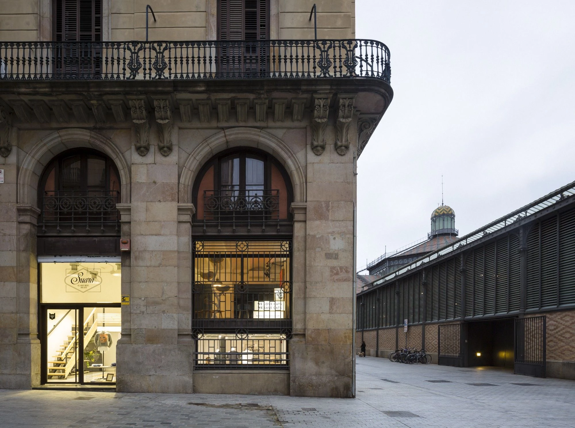 舞动 Suara | 世界知名舞曲品牌的时尚店铺设计-12