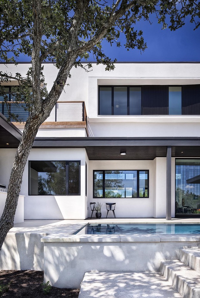 德州起伏山丘上的绿色现代豪华住宅-26