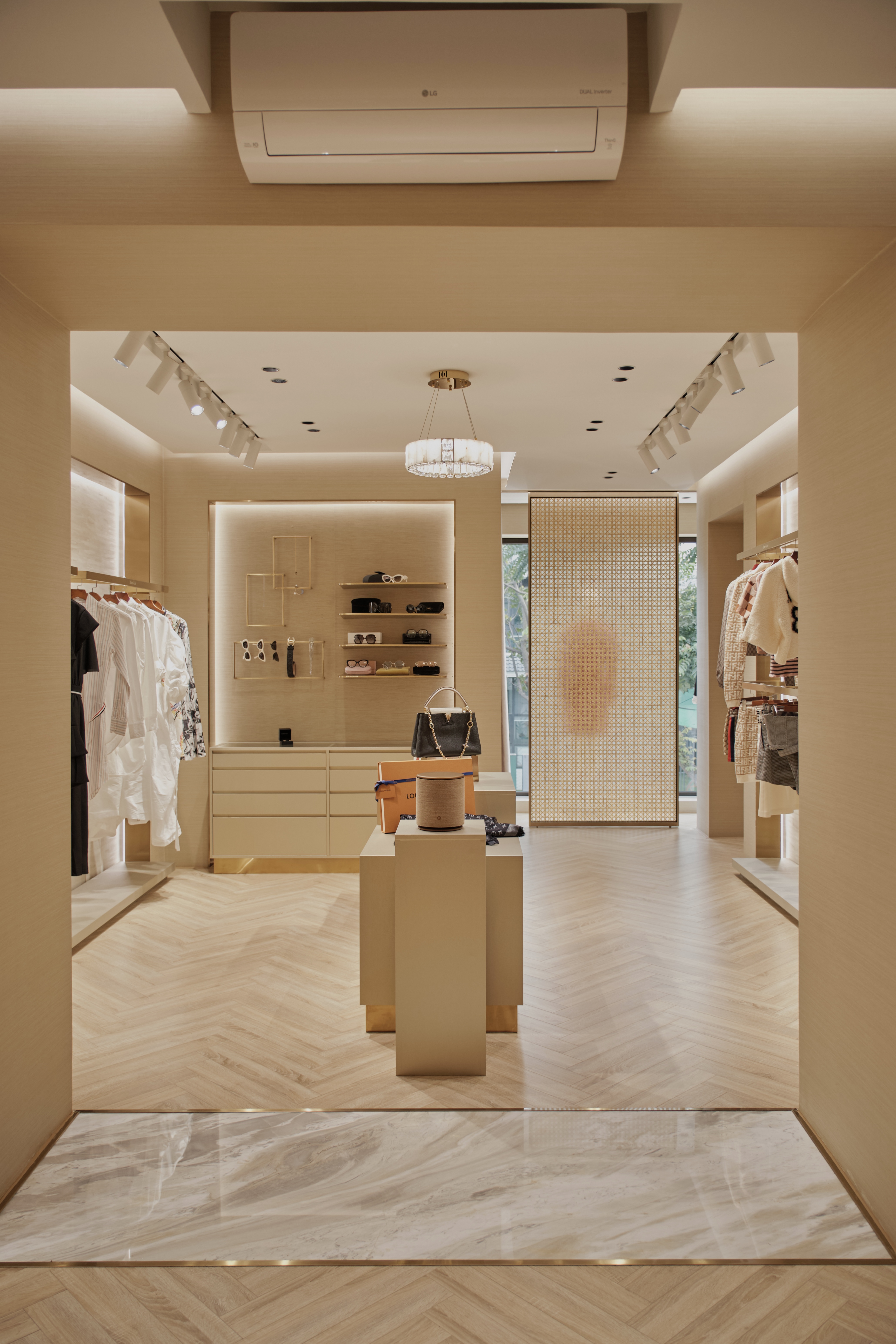 Reality | Luxy by Lee-18