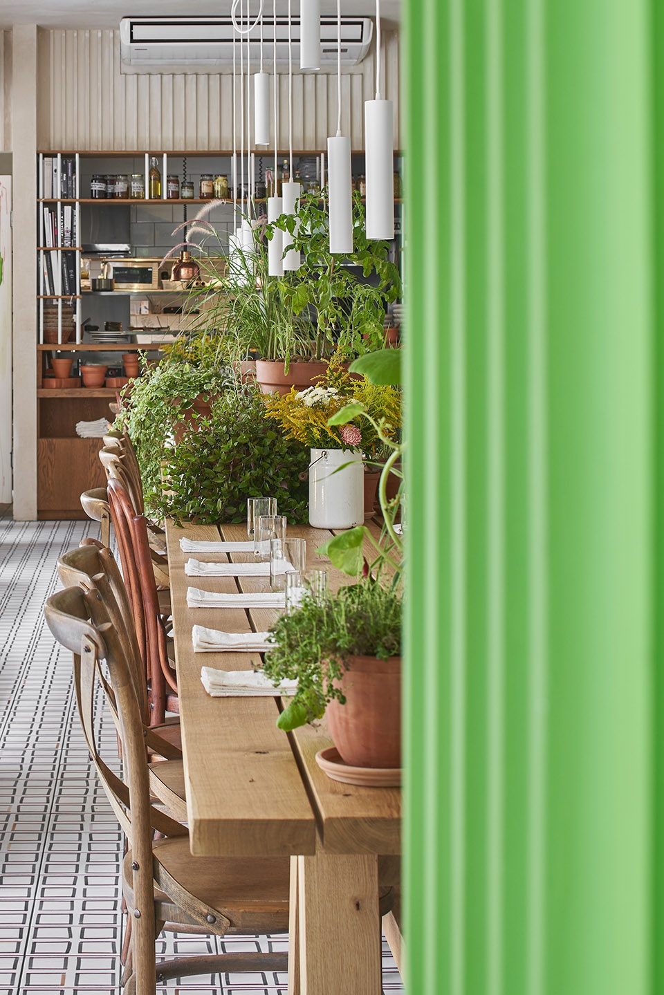 圣彼得堡 ANIMALS 快闪餐厅丨俄罗斯圣彼得堡丨DA bureau-35