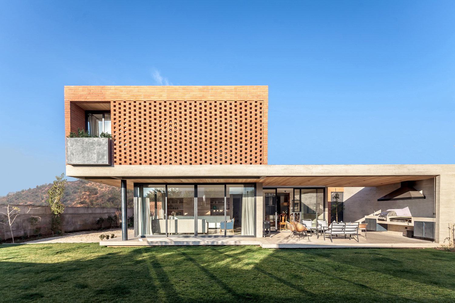 智利 IC House | 山地景观中的生态宜居设计-10