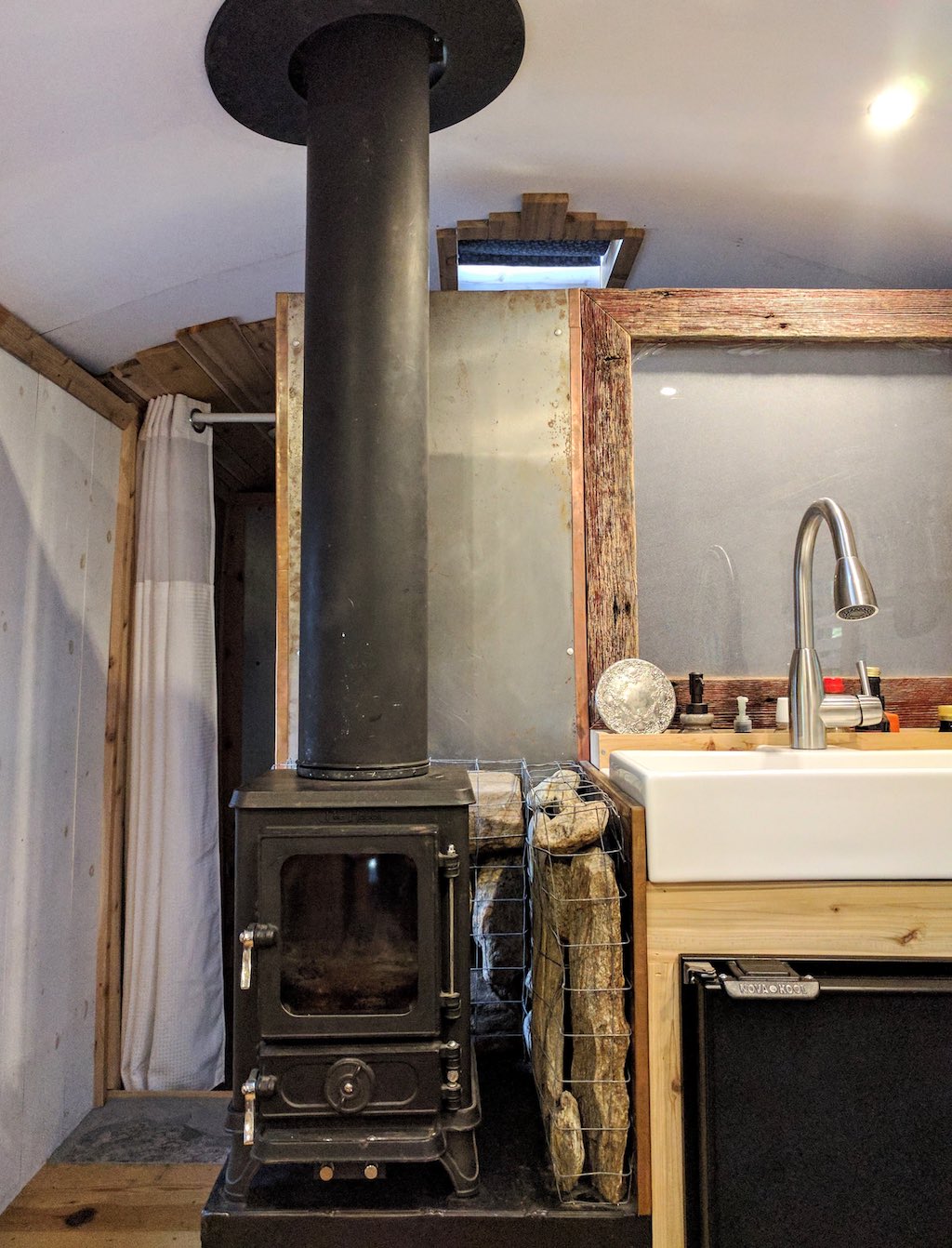 Thomas Tiny Bus House – Tiny House Swoon-6