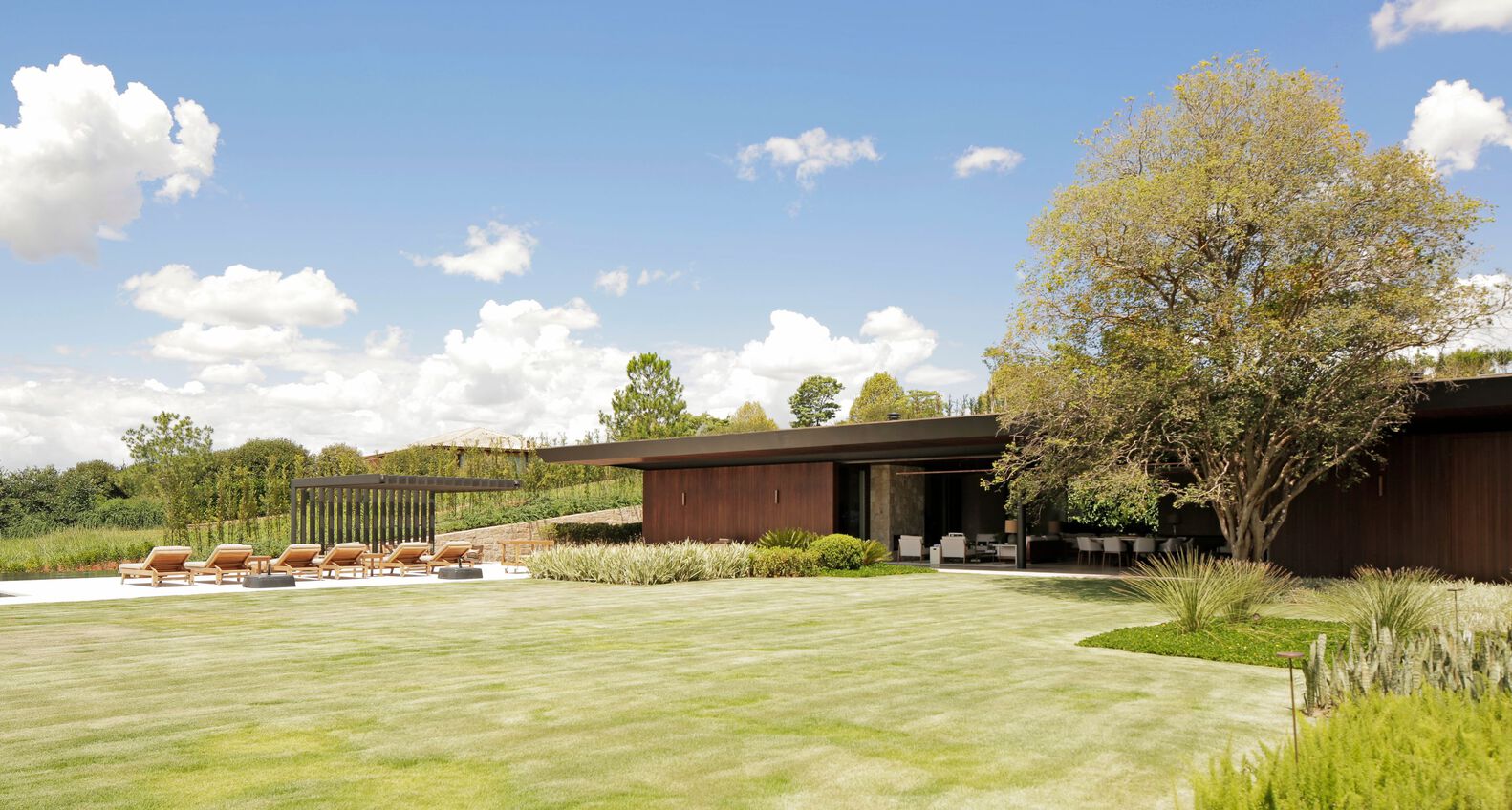 SSR Sombreiros House · 乡村绿色住宅丨巴西圣保罗-26