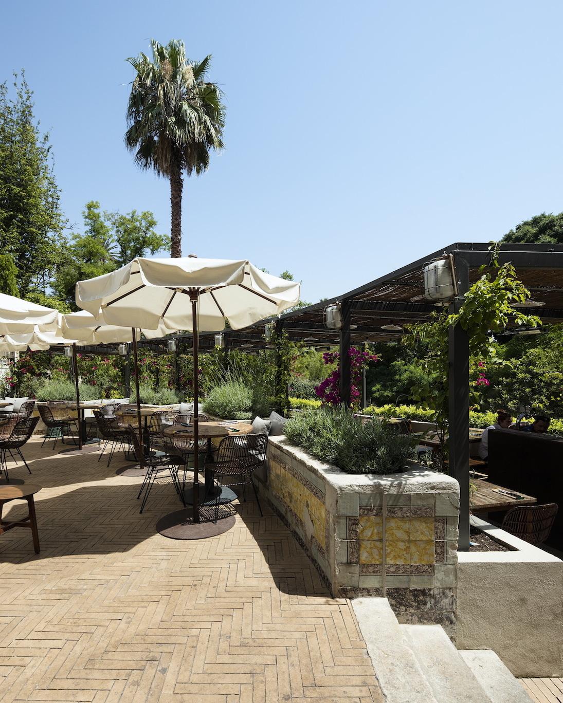 绿意盎然，全麦薄饼的旋转木屋-8