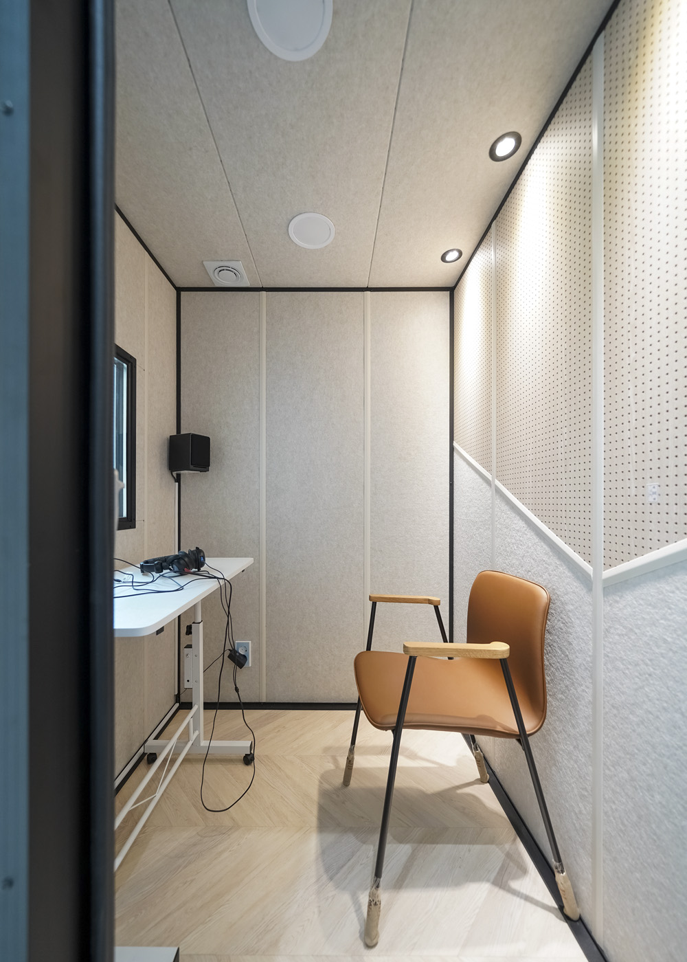 白色迷你设计，17 平米警钟服务中心-15