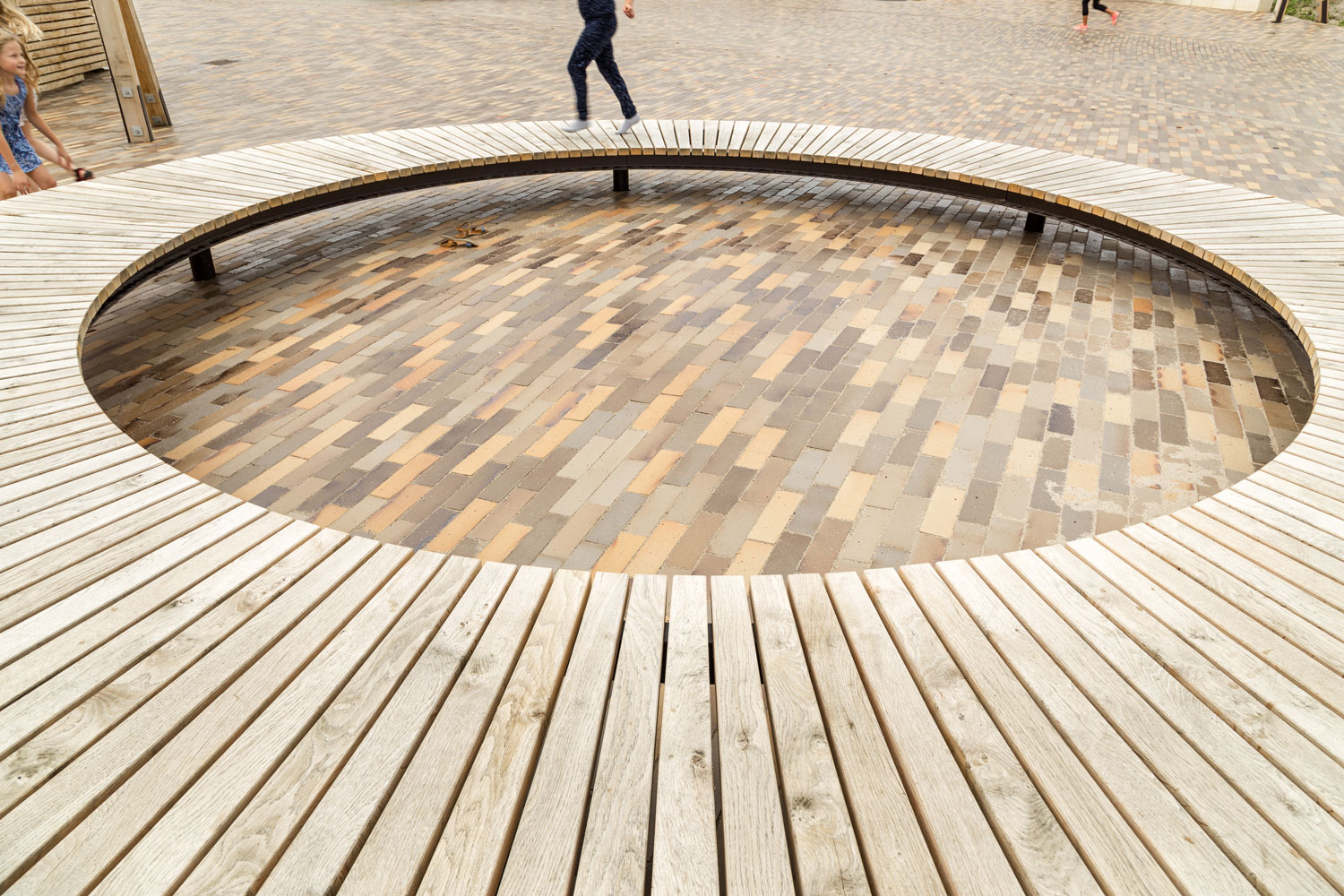 历史砖墙重塑丹麦 Fanø Bad 海滨小镇-23