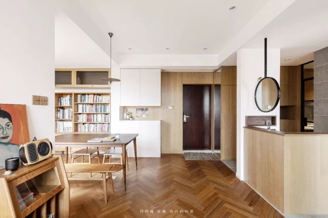 原木自然系家居,打造多才摄影师的温馨生活空间-20