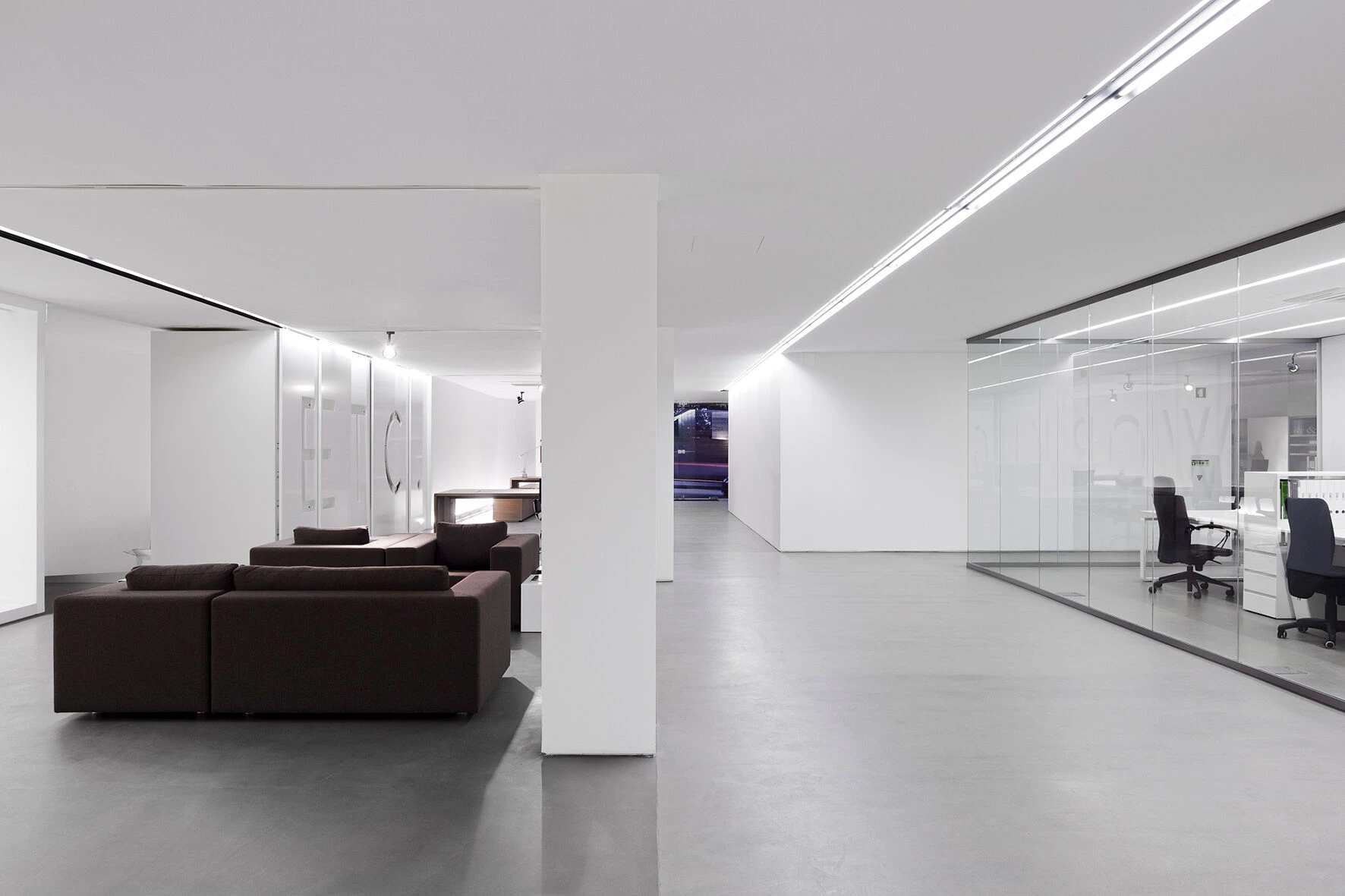 Famo Porto 展厅改造丨葡萄牙波尔图丨Moura Martins Arq.-18