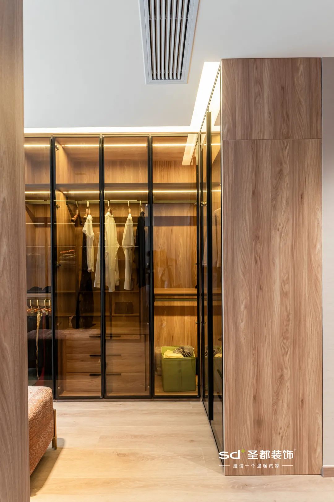 现代简约风家居,主卧占⅓太享受,神仙衣帽间心动 100%!-53