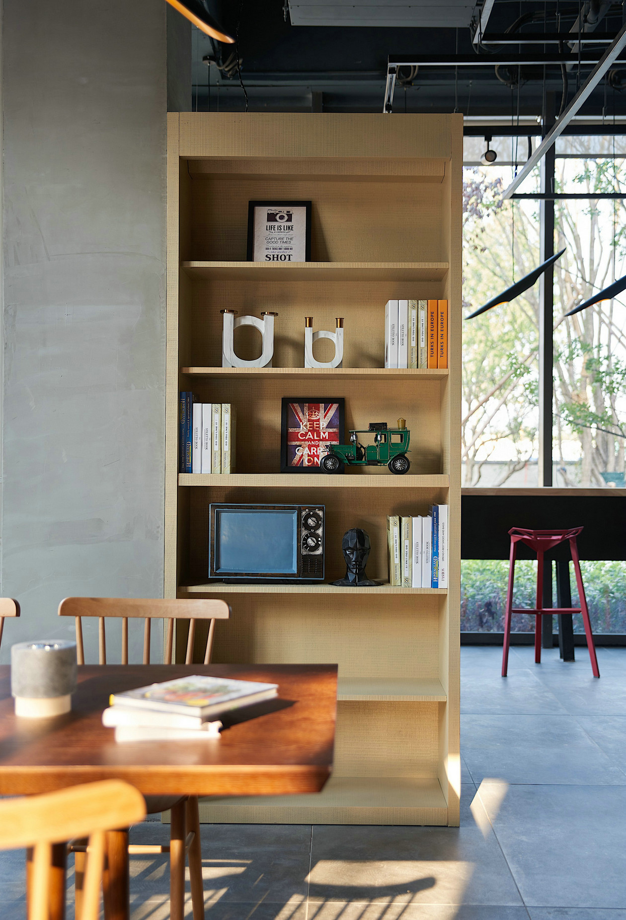 西安沣东地产湖光山色样板房-36