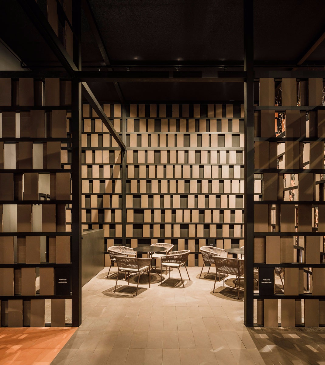 04 07  POINT [2017米兰展]-12