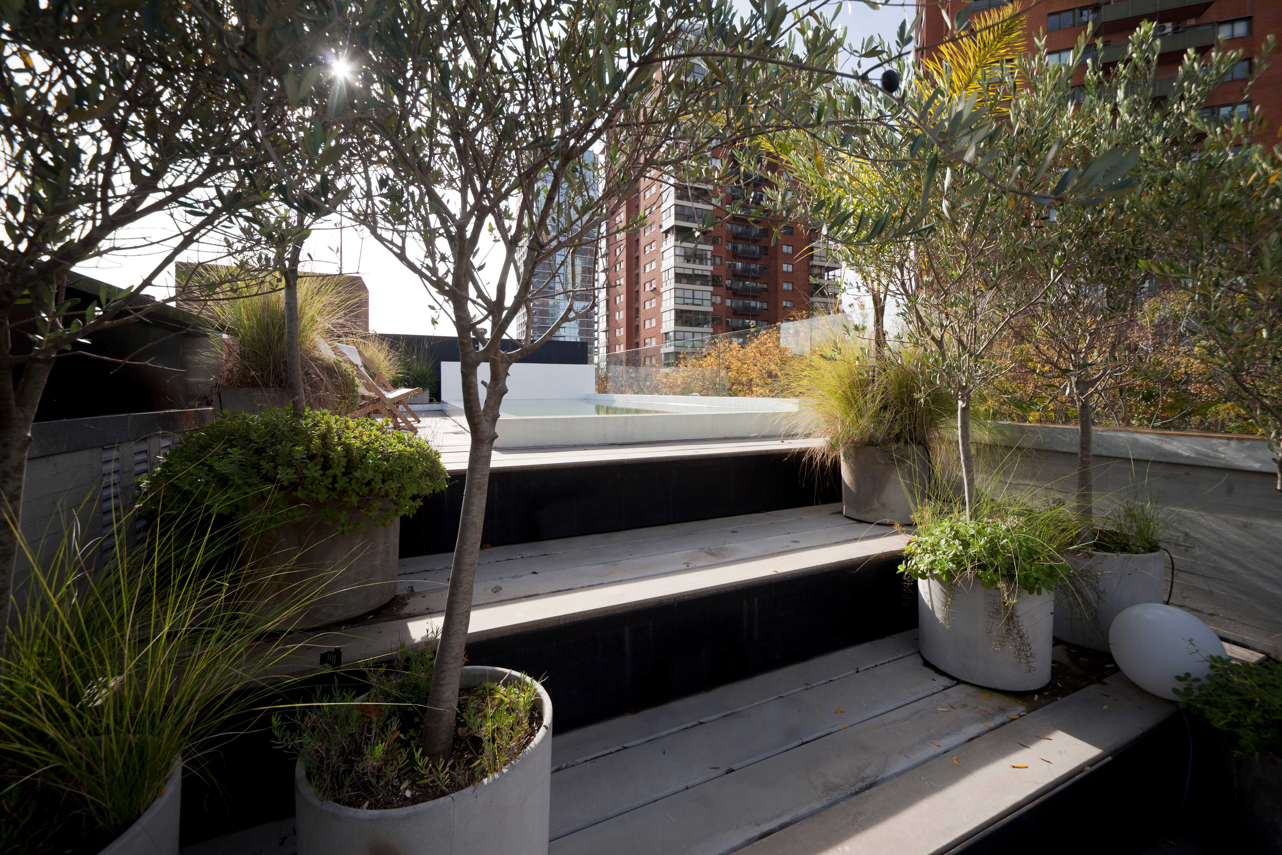 布宜诺斯艾利斯“角落之家”垂直布局的现代住宅设计-13