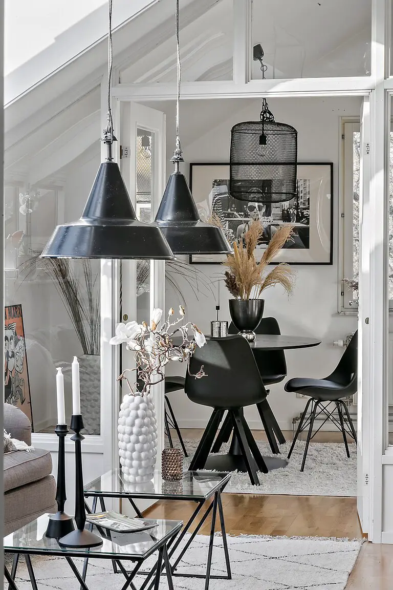 瑞典阁楼公寓 | 黑白灰的明亮魅力-2