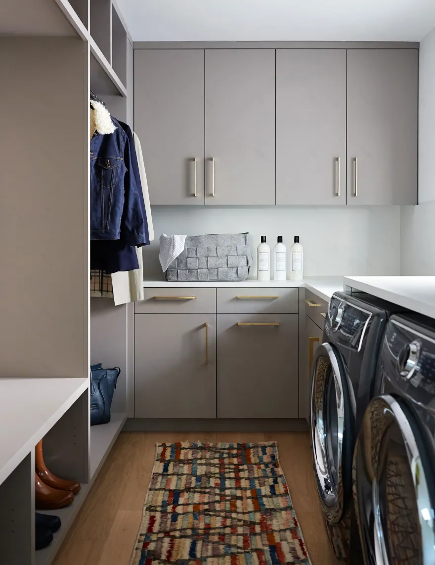 中世纪 吕·厄·HSH室内设计公司
注:Lu·e可能是特定人名或品牌名,由于缺乏更多背景信息,只能按音译处理 丨美国丨HSH Interiors AOR-16