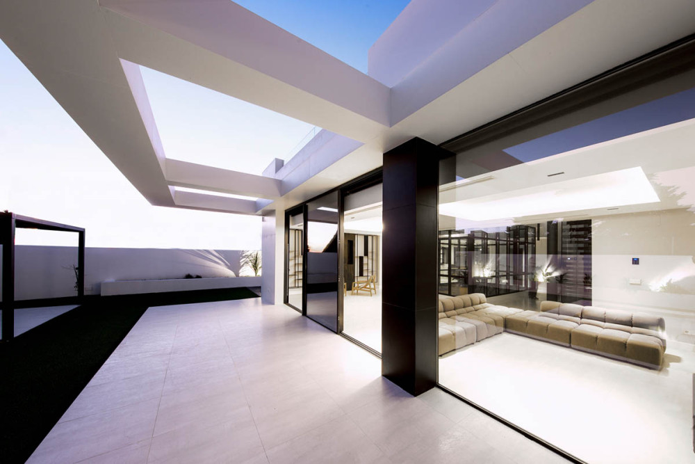 西班牙加的斯镇海滨别墅设计-37