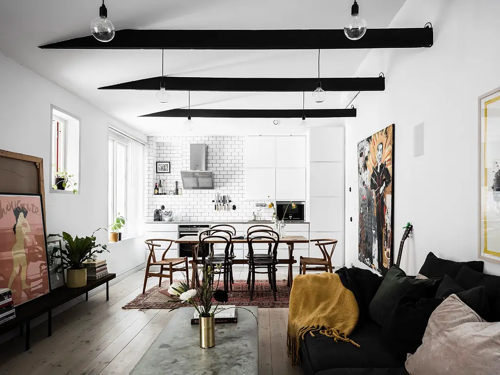 瑞典百年老屋中的温馨卧室设计-3