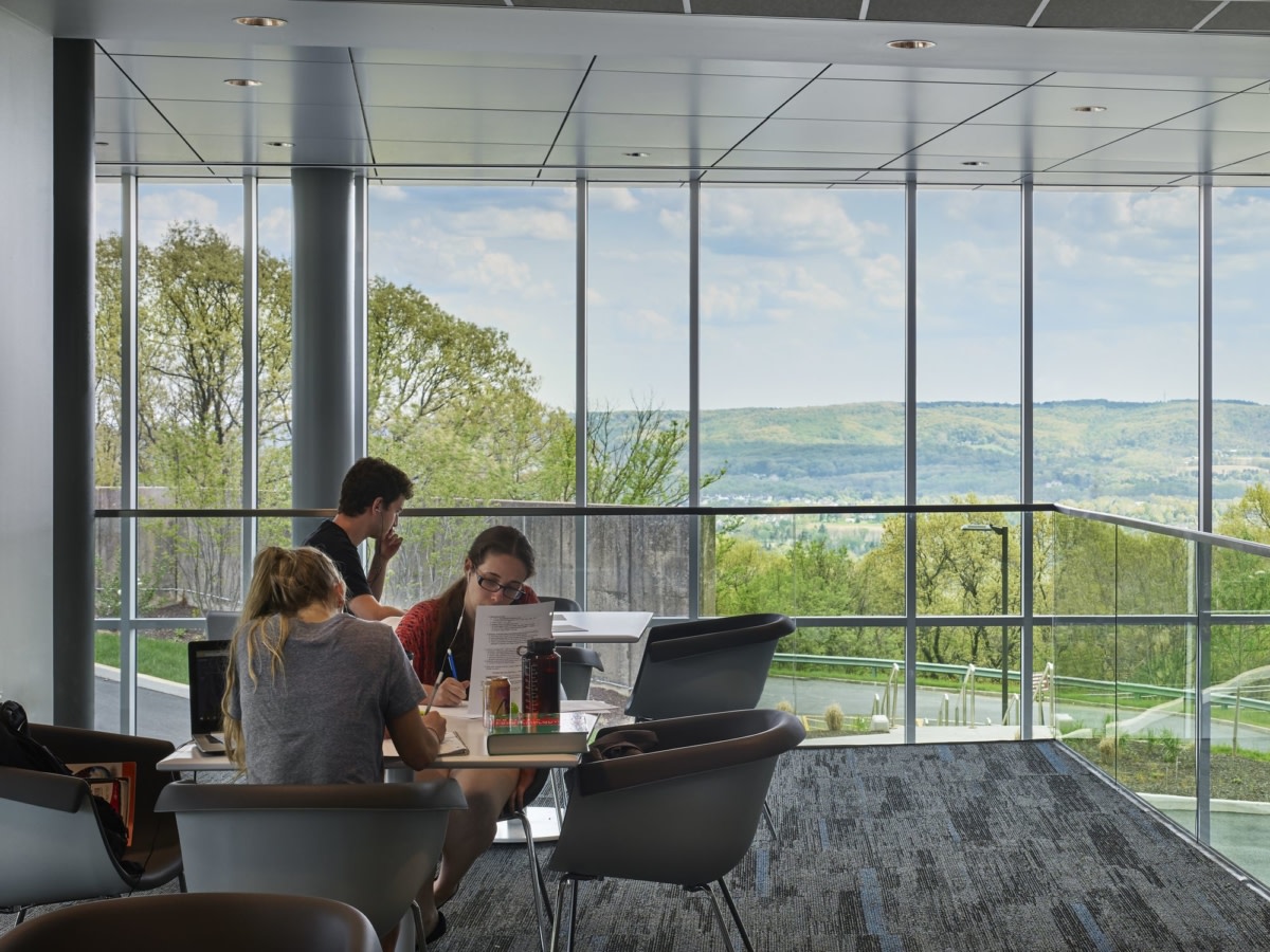 废弃钢铁厂到创新孵化器 | Lehigh University 的 Mountaintop Campus-15