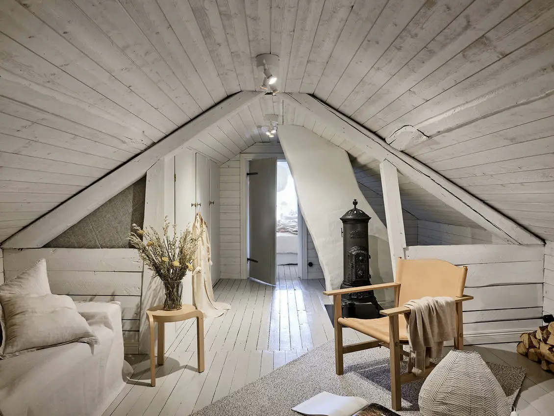 瑞典 19 世纪乡村风情木屋，白色内饰与田园风光完美融合-20