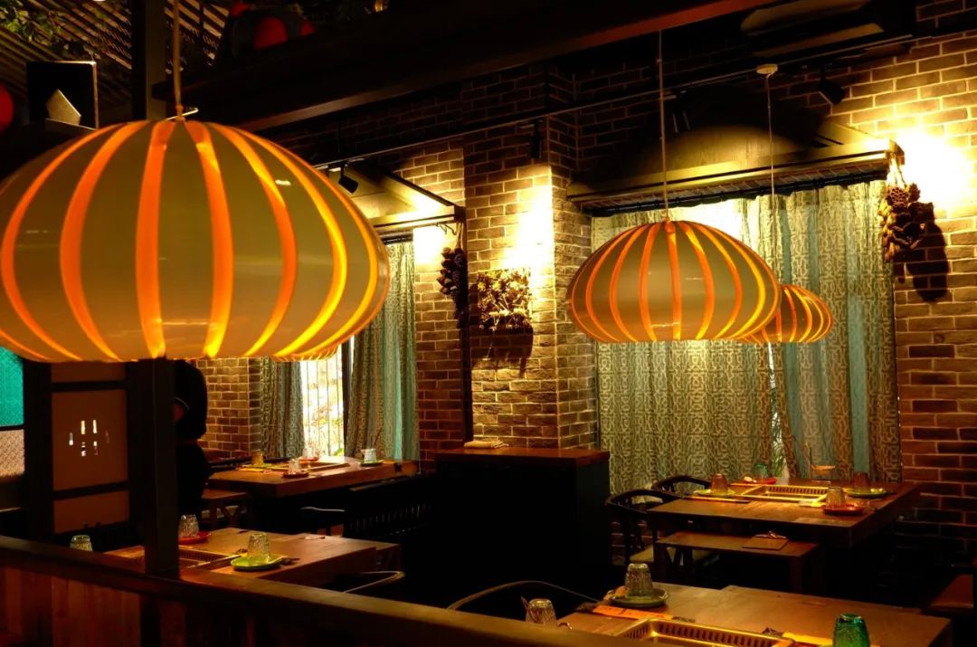 钱磊 | 餐饮空间不止餐饮，五光十色的视觉盛宴-20