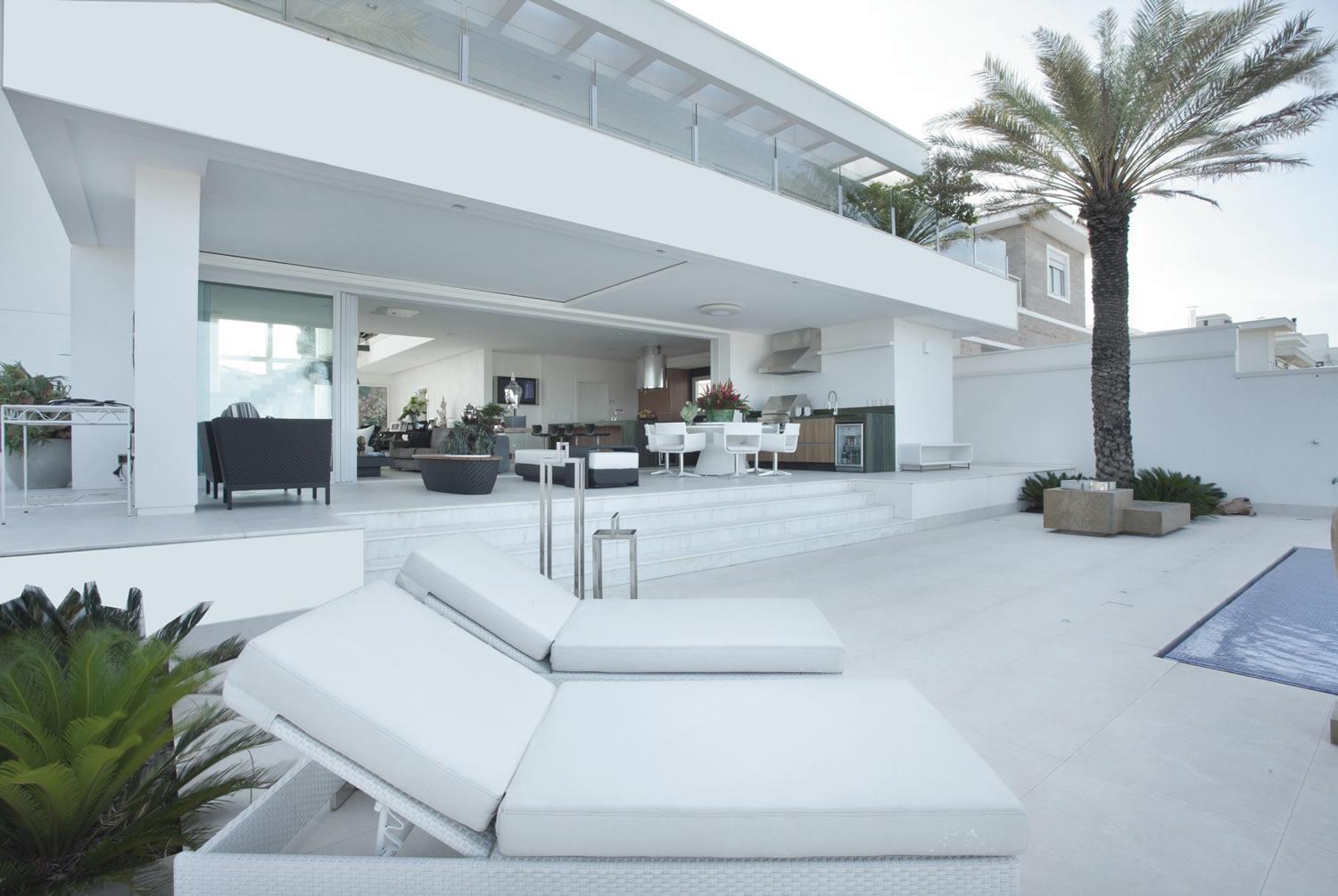 巴西 PUPO+GASPAR 建筑事务所的现代极简住宅设计-5