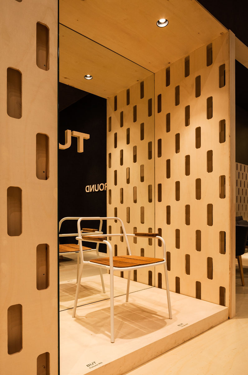 05 12 STAND POINT EN LA FERIA EUROLUCE 2015 DE MILÁN-6