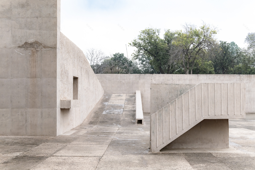 “张开的手”纪念碑丨印度昌迪加尔丨勒·柯布西耶-19