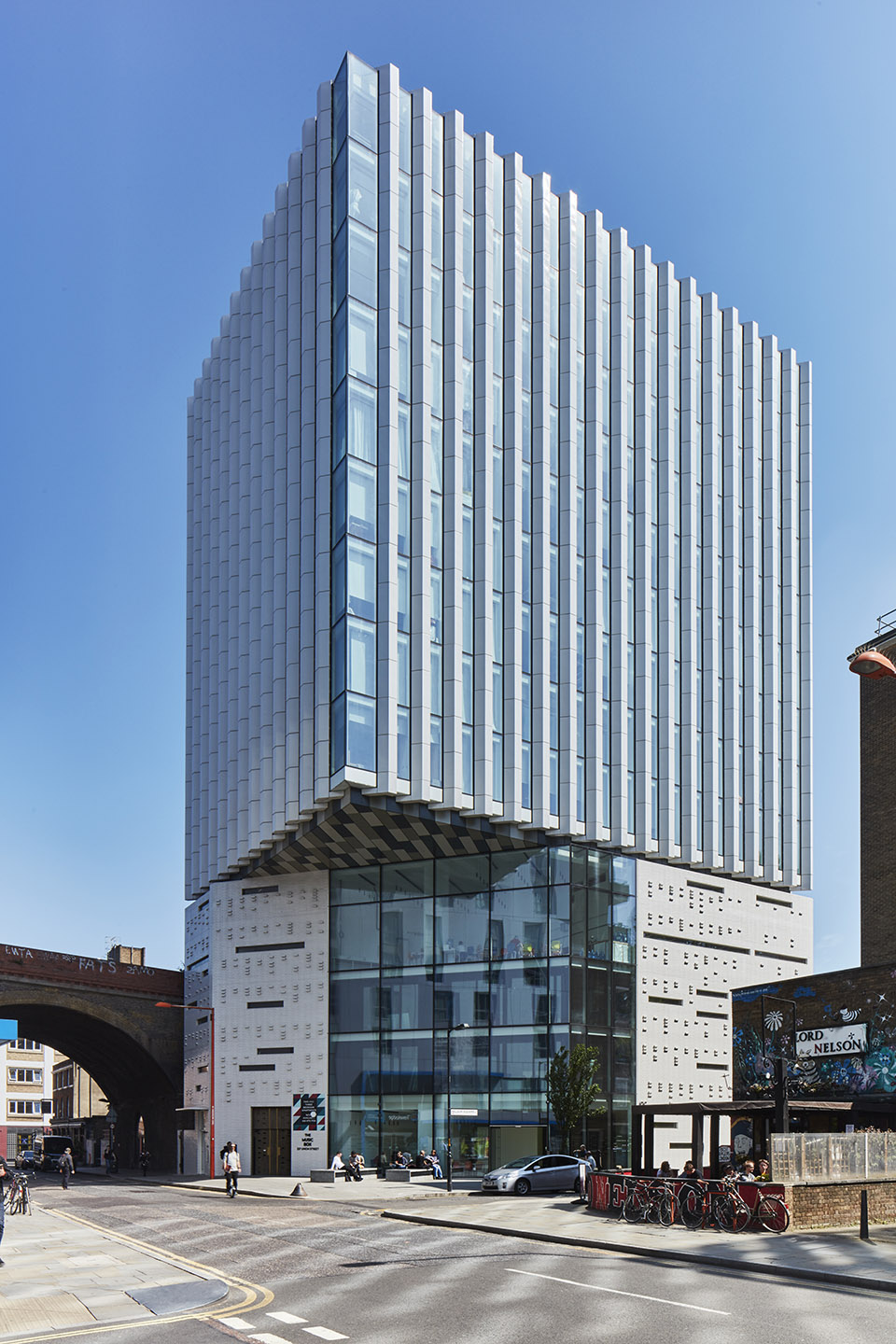 英国 The Music Bo· 当代媒体学院大楼丨SPPARC Studio-6