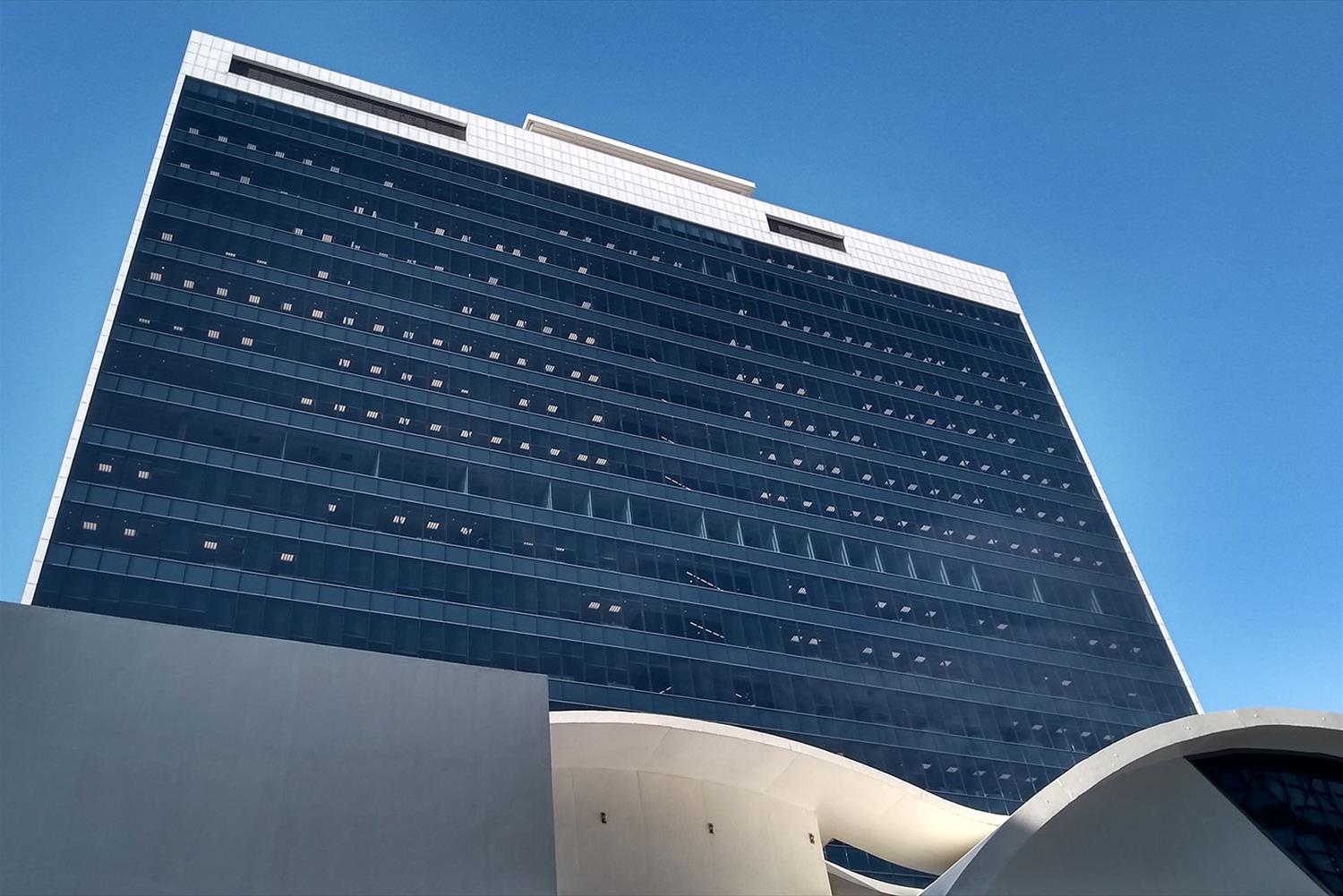 奥斯卡·尼迈耶与文化中心 · FGV-2