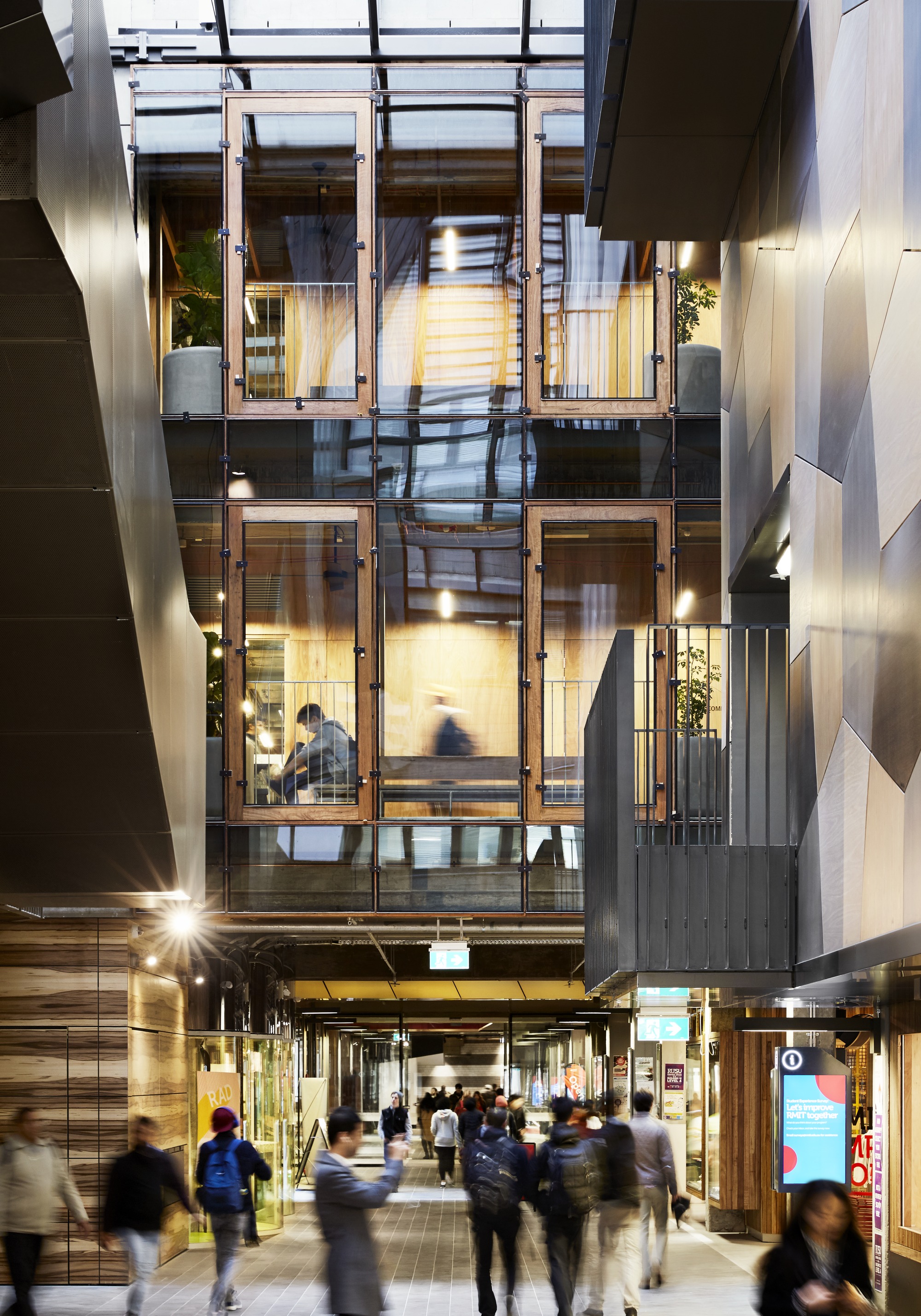 皇家墨尔本理工大学新学术街-35