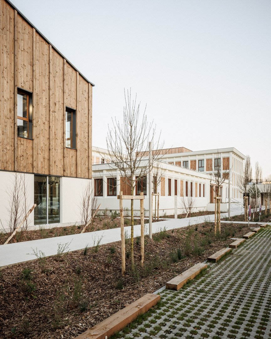 Training center, residence and workshops for apprentices | Atelier Téqui Architectes-52